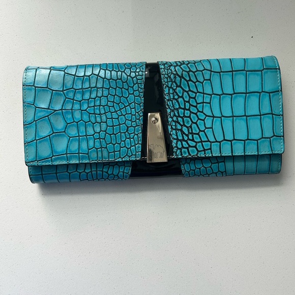 Luxurious Blue Textured Clutch with Glossy Finish - Picture 1 of 9